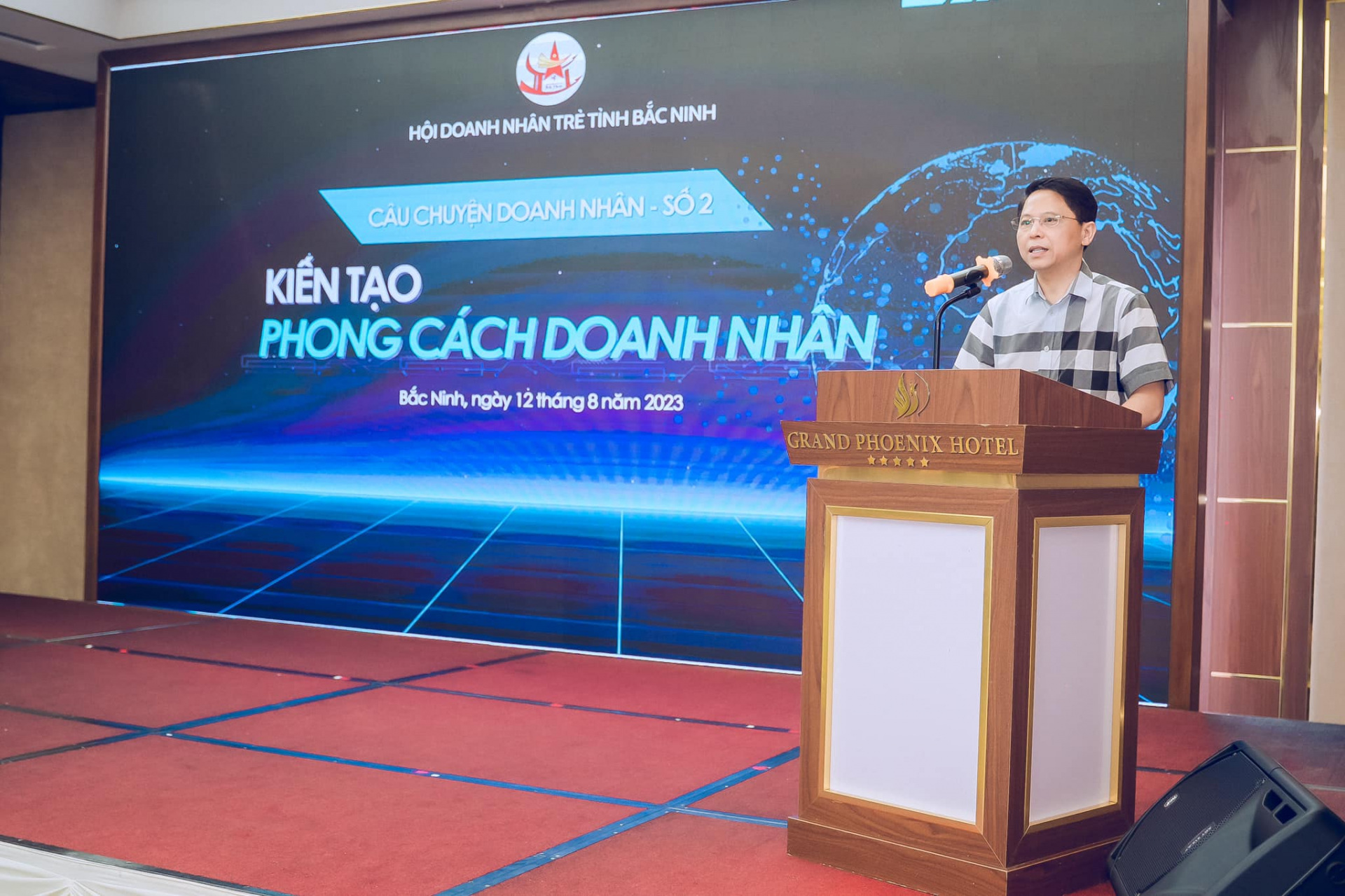 Anh Nguyễn Tiến Long, Phó Chủ tịch Hội Doanh nhân trẻ Việt Nam, Chủ tịch Hội Doanh nhân trẻ Bắc Ninh phát biểu tại chương trình